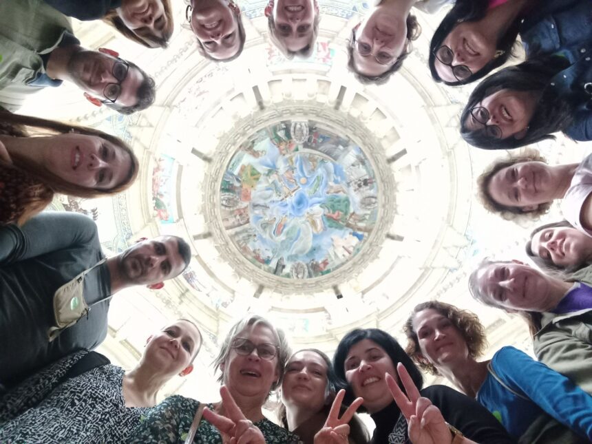 patru profesori din iasi au participat la un program de formare pentru a gestiona bullyingul si utilizarea ai in actul educatiei scolare 6909b8e40776c