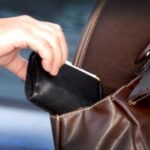 pensionara jefuita pe strada de patru derbedei chiar cand mergea de manuta cu nepotelul greseala facuta de ieseanca la simigerie 69055ffc7c422