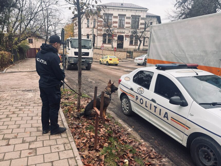 politisti cu caini de serviciu in scolile din iasi ampla actiune preventiva in unitati de educatie din municipiu 6914ba78f0e14