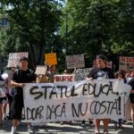 profesorii il fac praf pe nicusor dan dupa declaratia soc aparare da dar nu pe banii elevilor 692056bec1e66