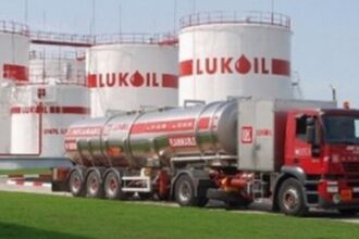 rafinaria petrotel lukoil in vizorul unor cumparatori din dubai haos total la guvern abia luni apare proiectul pentru rafinarie si angajati 6922ecdd591bd