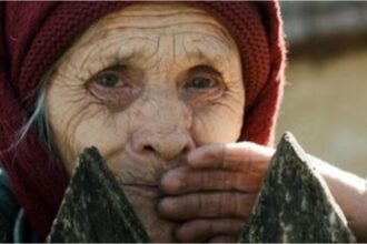 romanii de la tara ingenunchiati de scumpiri si au batut joc de noi am muncit o viata pentru cativa lei video 692ab02463abd