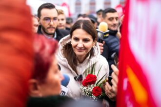 se pregatesc materiale mincinoase pentru a o denigra pe anca alexandrescu surse 6926cc066ef1f