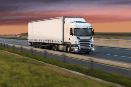 sofer din iasi dat jos fortat din cabina tir ului si abandonat in azerbaidjan o parte reclama neplata salariilor si a diurnei iar cealalta un furt judecatorii si au spus primul cuvant 6915b09665d1b