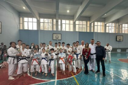 sport 250 de sportivi la campionatul european de karate de la sala polivalenta iesenii tin sus steagul orasului 6928c0565b009