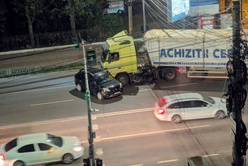 tamponare in zona granit din iasi un camion a lovit un autoturism 690a5faf59f62