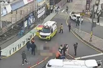 trei oameni si au pierdut viata dupa ce o camioneta a intrat in plin in pietoni la un terminal de feribot 6924a8fd0c091