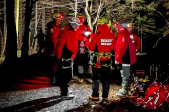 turist epuizat si hipotermic ratacit in muntii bucegi ampla operatiune de cautare a sa in apropierea lacului tiganesti fotovideo 69242b596545d