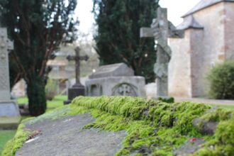 un barbat de 74 de ani si a regizat propria inmormantare pentru a afla cui ii pasa de el 6914d2bfedb6b