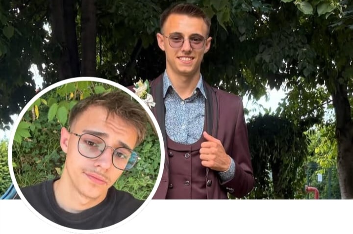 un elev de la seminarul din iasi a anuntat pe grupul clasei ca vrea sa isi ia viata daca il vedeti anuntati imediat politia 690cb045730a6