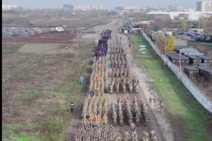 ziua nationala aeronave si echipamente de lupta ce surprize asteapta publicul la parada de sub arcul de triumf 692071d8eb9ef