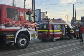 accident cu trei victime in tudor vladimirescu de un taxi s a ales praful foto 694d2f174086c