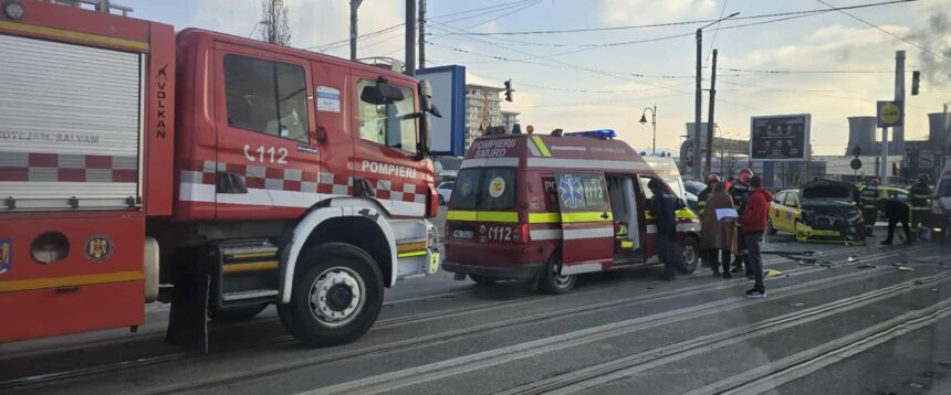 accident cu trei victime in tudor vladimirescu de un taxi s a ales praful foto 694d2f174086c