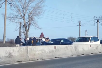 accident grav la iesirea de pe autostrda a4 in judetul constanta trei masini s au ciocnit violent sunt implicate cinci persoane 69551bd434e66