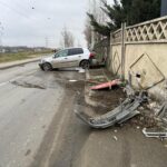 accident pe bulevardul chimiei o masina a lovit o conducta de gaz o persoana a ajuns la spital 69315593e2fd9