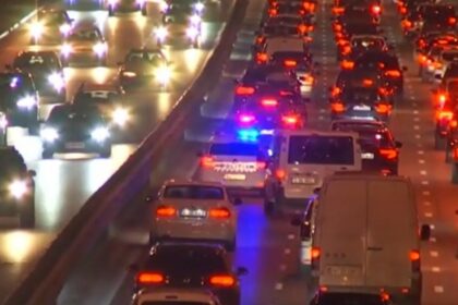 alunecare de teren pe in zona comarnic trafic restrictionat pe dn1 69309b48cff39