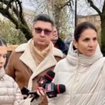 anca alexandrescu in strada printre oameni fara comunicate seci sau clipuri de campanie regizate luiz lazarus nu mai e loc de stat in casa 6931d8dedec0e