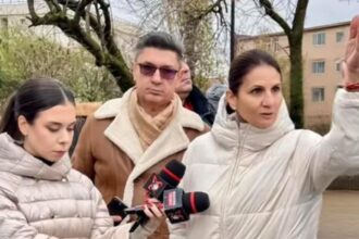 anca alexandrescu in strada printre oameni fara comunicate seci sau clipuri de campanie regizate luiz lazarus nu mai e loc de stat in casa 6931d8dedec0e