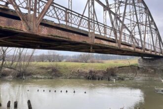 atentie soferi un pod vechi de peste 100 de ani peste olt in pericol de prabusire anunul autoritatilor locale 6937dbab6afea