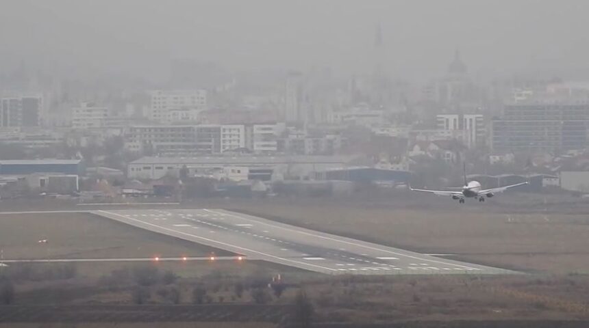 aterizari pe vreme extrema probleme pe aeroportul din cluj napoca din cauza vantului puternic video 6952b58bda2ec