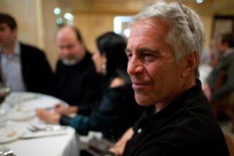 au fost publicate noi informatii din dosarul epstein nume grele ca bill gates in ipostaze compromitatoare detalii socante 694578803ac34