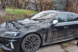 autoturism in valoare de 70 000 de euro declarat furat din austria depistat in zona aeroportului iasi explicatiile ciudate date de sofer 693d931d131e4