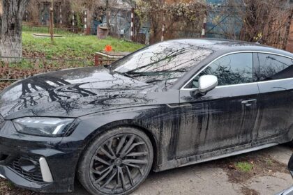 autoturism in valoare de 70 000 de euro declarat furat din austria depistat in zona aeroportului iasi explicatiile ciudate date de sofer 693d931d131e4