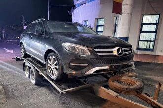 autoturism mercedes furat din italia depistat la frontiera de est a tarii 6936bfe09b24f