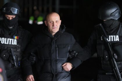 avocatul lui horatiu potra a fost pus sa dea declaratii false despre calin georgescu mascatii l au amenintat ca fiul sau va pati ceva in inchisoare 694d2e26cf257