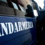 barbat salvat de jandarmi dupa ce a cazut intr un lac din craiova era urmarit de caini 69525c8d1311c