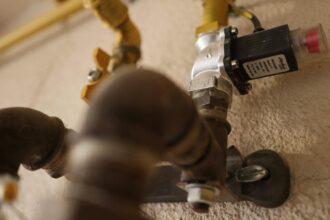 bataie de joc la mangalia zeci de oameni lasati in frig de sarbatori desi au platiut facturile de gaze 694599f35164f