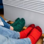 bucurestenii traiesc in frig si fara apa calda oamenii sunt disperaticaldura avem din cand in cand nu mereu stam in frig 693515a7234b7