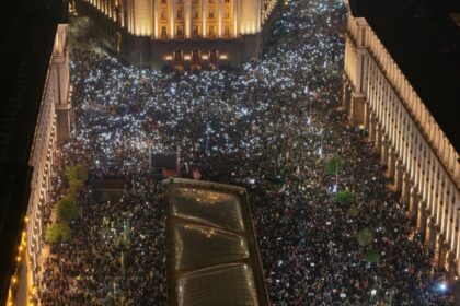 bulgaria sta pe un butoi de pulbere zeci de miin de oameni nemultumiti de masurile fiscale cer in strada demisia guvernului video 693a5589a8c51