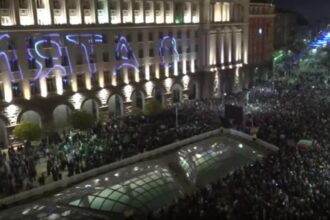 bulgarii anunta cel mai mare protest din ultimii 30 de ani zeci de mii de oameni in strada cer caderea guvernului 6939df2e77187