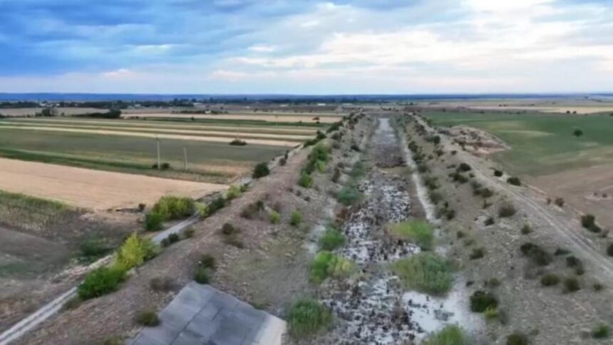 canalul siret baragan blocat in acte fermierii asteapta apa nu promisiuni irigatiile raman pe hartie 6933da1111875