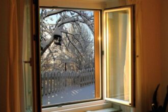 cat timp trebuie sa tii geamul deschis iarna trucul secret care te ajuta sa aerisesti locuinta fara sa pierzi caldura 693ad8e3b8111