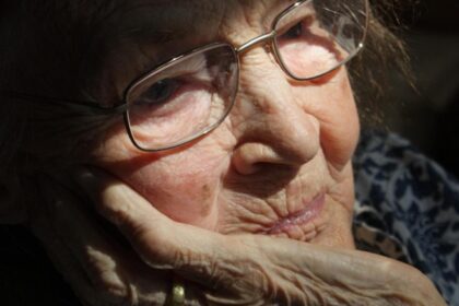 cati pensionari au primit pensia minima garantata in noiembrie date de ultima ora de la casa de pensii 694e417935404