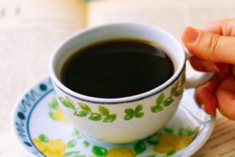 ce se intampla daca pui cateva cristale de sare in cafea trucul la care nu vei mai renunta 69537f36add6c