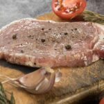 ce trebuie sa faci cu carnea pentru a se fragezi si a avea un gust aparte trucul pe care trebuie sa l cunoasca toate gospodinele 6932920b447b8