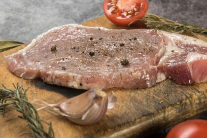 ce trebuie sa faci cu carnea pentru a se fragezi si a avea un gust aparte trucul pe care trebuie sa l cunoasca toate gospodinele 6932920b447b8