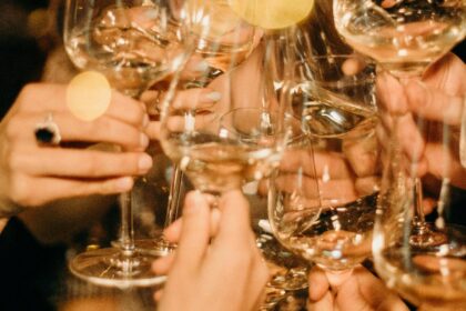 cele mai bizare traditii si superstitii de revelion la nivel global obiceiuri ciudate care aduc noroc 6954c66782ef0