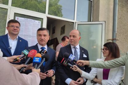 chirica si muraru s au luat de gat in public replici acide tensiune maxima si vorbe care nu vor fi uitate niciodata unde va duce acest conflict fara perdea 693f770ee4cef