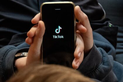 clujean amendat dupa ce a instigat oamenii pe tiktok sa iasa cu topoare furci si drujbe la proteste mergem in parlament 6937eb4359854