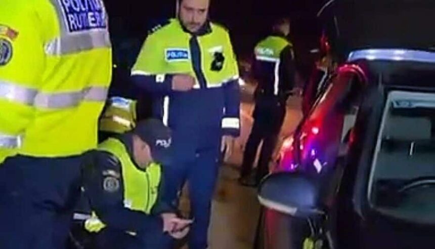 contrabandisti de tigari urmariti de politisti din botosani pana in suceava unde s au rasturnat cu masina doar unul dintre ei a fost prins video 6930052911aa7