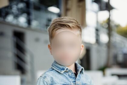 copil de 3 ani si jumatate diagnosticat cu o forma avansata de cancer mama baietelului lanseaza un apel pentru salvarea lui lucas 6935b39ba9457