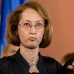 corecta raluca morosanu va lua pensie mai mare decat salariul suma halucinanta care va intra luna de luna in conturile judecatoarei razvratite 694036406cb3c