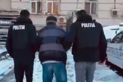 crima de craciun barbat de 68 de ani retinut dupa ce si a ucis sotia in bataie a chemat o asistenta sa o ingrijeasca dar era deja moarta 694ecf405cc79