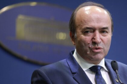 cum s a incercat mazilirea legilor justitiei dragnea insista sa modificam abuzul in serviciu marturia lui tudorel toader care pregateste o carte de memorii 6941406f46e03