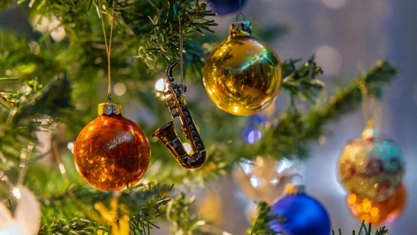 cum sa impodobesti bradul pentru a atrage armonia in casa ce simbolizeaza culorile si ce influenta au asupra energiei din locuinta 693a5b6a61e13