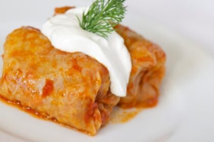 de ce recomanda nutritionistii sa nu mananci sarmalele impreuna cu smantana combinatia care vine cu multe complicatii digestive 6952e94848f79